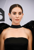 Alison Brie mug #G2399510