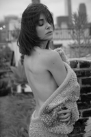 Alison Brie longsleeve t-shirt #3824283