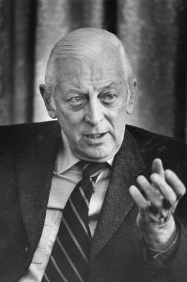 Alistair Cooke Poster 1998809