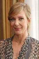 Allison Janney Sweatshirt #2269390