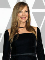 Allison Janney t-shirt #3109983