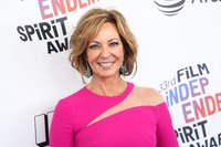 Allison Janney mug #G1398011