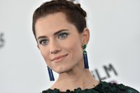 Allison Williams longsleeve t-shirt #3184433