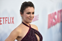 Alyssa Milano Longsleeve T-shirt #3716897