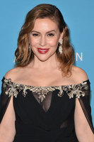 Alyssa Milano Longsleeve T-shirt #3717126