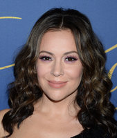 Alyssa Milano Longsleeve T-shirt #3780035