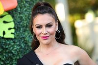 Alyssa Milano Longsleeve T-shirt #3842042