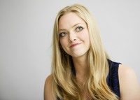 Amanda Seyfried Sweatshirt #2244640