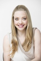 Amanda Seyfried Sweatshirt #2244647