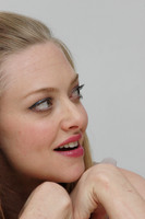 Amanda Seyfried Sweatshirt #2244658