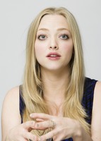 Amanda Seyfried Sweatshirt #2244664