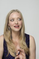 Amanda Seyfried longsleeve t-shirt #2288451