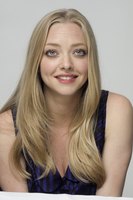 Amanda Seyfried longsleeve t-shirt #2288473