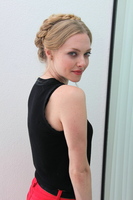 Amanda Seyfried Sweatshirt #2354598