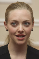 Amanda Seyfried Longsleeve T-shirt #2354609