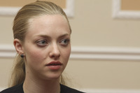 Amanda Seyfried Longsleeve T-shirt #2354611