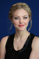 Amanda Seyfried Longsleeve T-shirt #2354615