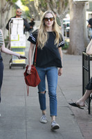 Amanda Seyfried Sweatshirt #3069499