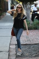 Amanda Seyfried Sweatshirt #3069515