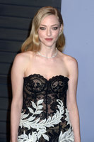 Amanda Seyfried Longsleeve T-shirt #3146410