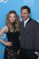 Amanda Seyfried tote bag #G1388518