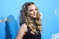 Amanda Seyfried Sweatshirt #3169028