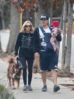 Amanda Seyfried Sweatshirt #3171345