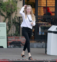 Amanda Seyfried Sweatshirt #3171358
