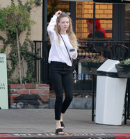 Amanda Seyfried Longsleeve T-shirt #3171370