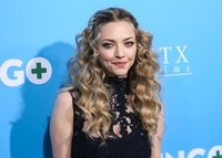 Amanda Seyfried t-shirt #3180086