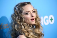 Amanda Seyfried tote bag #G1422210
