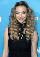 Amanda Seyfried tote bag #G1422214