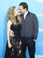 Amanda Seyfried Sweatshirt #3180117