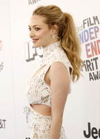 Amanda Seyfried Sweatshirt #3180153