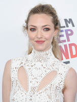 Amanda Seyfried Sweatshirt #3180159