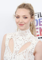 Amanda Seyfried t-shirt #3180173