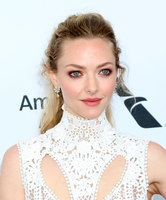 Amanda Seyfried Longsleeve T-shirt #3180177