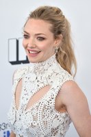 Amanda Seyfried t-shirt #3180182