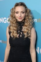 Amanda Seyfried Longsleeve T-shirt #3180203