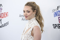 Amanda Seyfried Longsleeve T-shirt #3180243