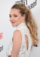 Amanda Seyfried Sweatshirt #3180244