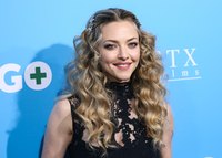 Amanda Seyfried tote bag #G1422358