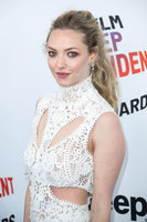 Amanda Seyfried Longsleeve T-shirt #3180266