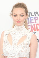 Amanda Seyfried Sweatshirt #3180282