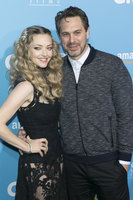 Amanda Seyfried Sweatshirt #3180385