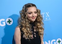 Amanda Seyfried Sweatshirt #3180388