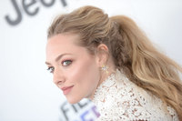 Amanda Seyfried Longsleeve T-shirt #3180419