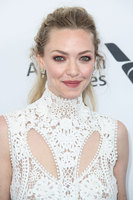 Amanda Seyfried Longsleeve T-shirt #3180431