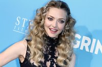 Amanda Seyfried Sweatshirt #3180436