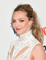 Amanda Seyfried Sweatshirt #3180442